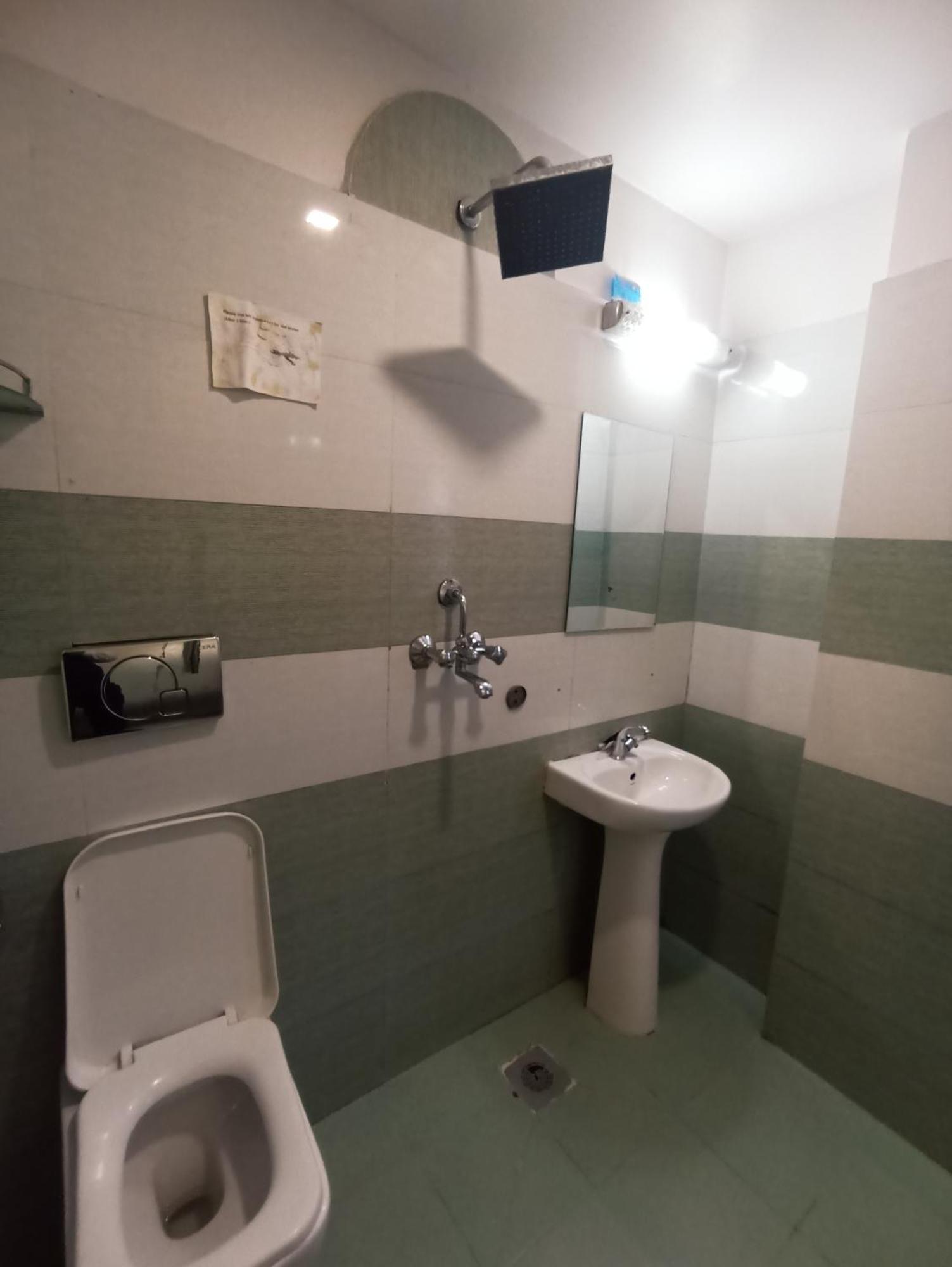 Hotel Prakash International Hetauda Szoba fotó